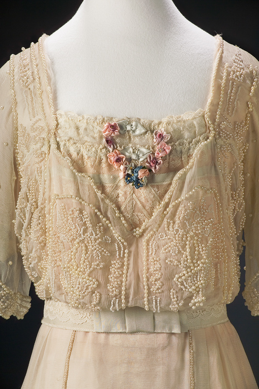 Helens Dress Close up012