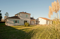 France Home Les Rengues exteriors